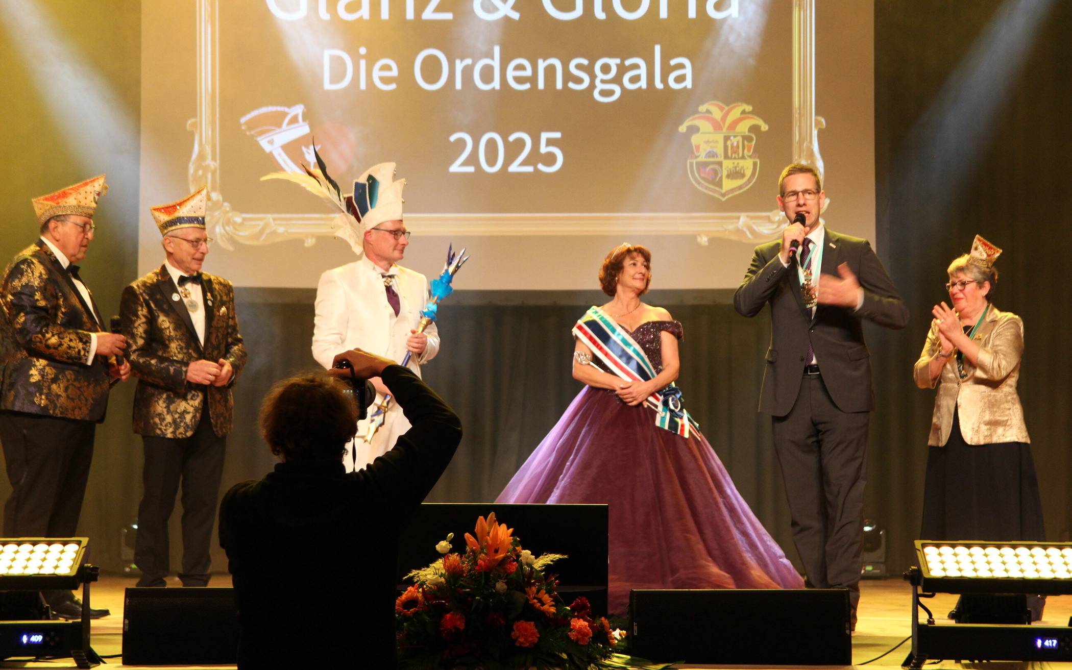 Bei der Ordensgala wurde auch das Prinzenpaar der Stadt Erkrath Wolfgang II. und Regina I. von Bürgermeister Christoph Schultz gekürt. 