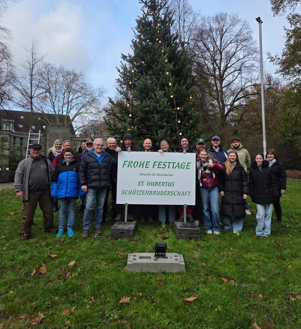 25 Jahre Weihnachtsbaum am Denkmal