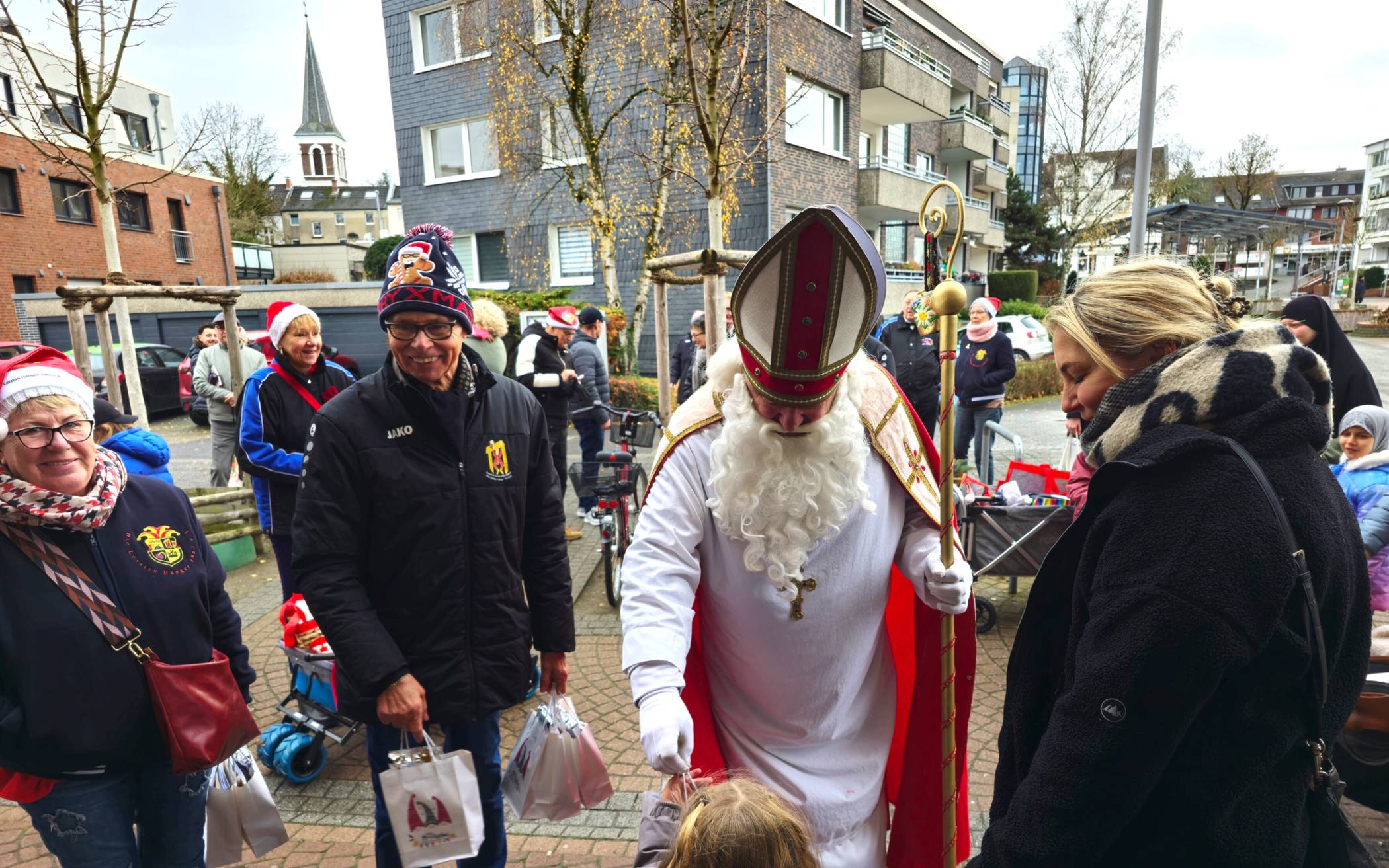  Der Nikolaus war in der Bahnstraße. 