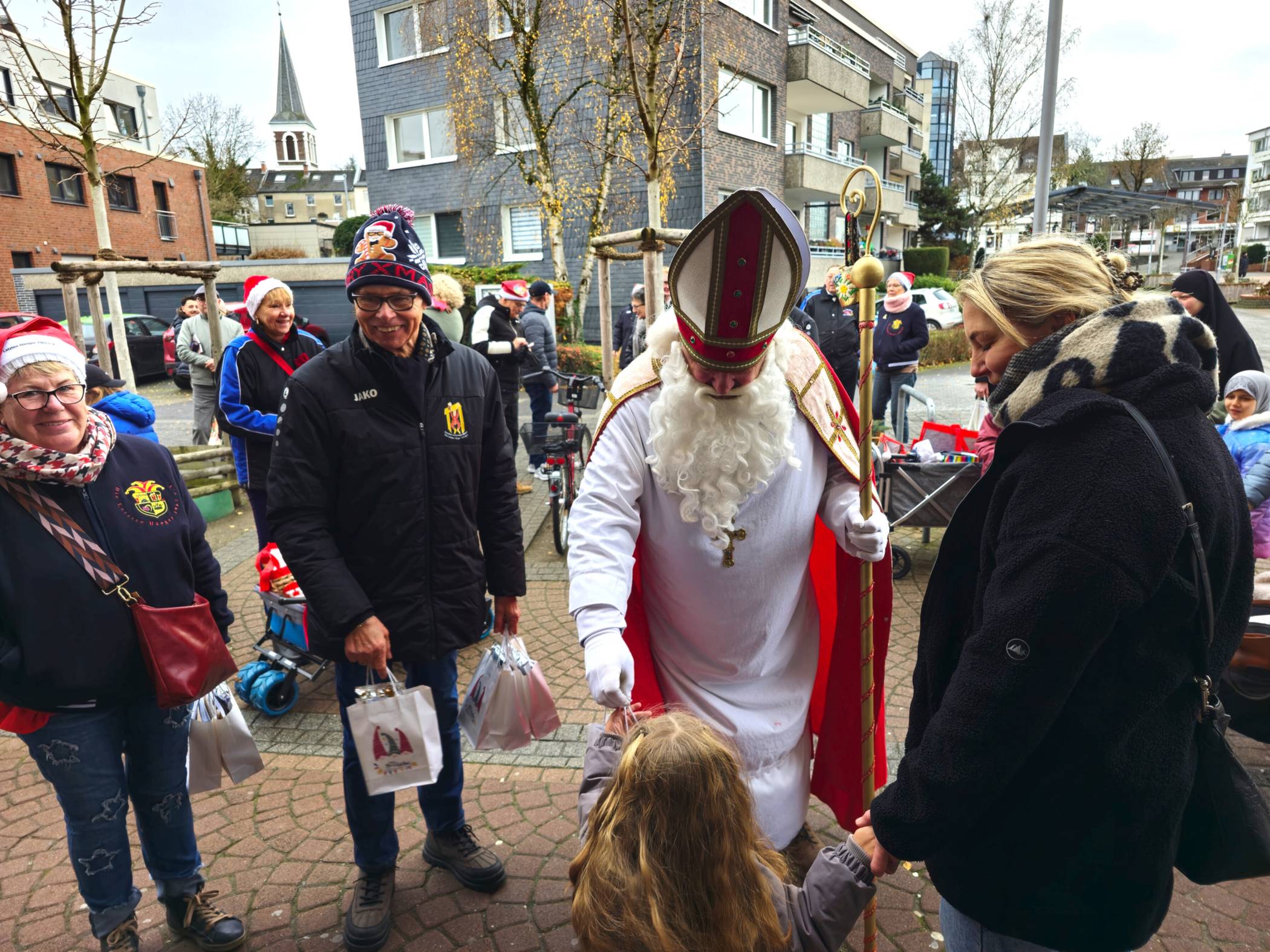 Der Nikolaus war in der Bahnstraße.