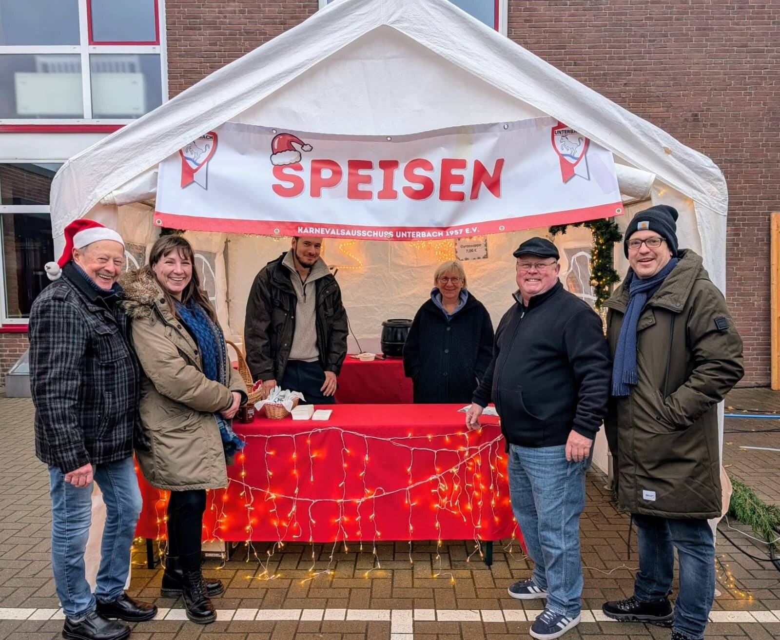 Weihnachtsmarkt in Unterbach: Stimmungsvoll trotz trüben Wetters