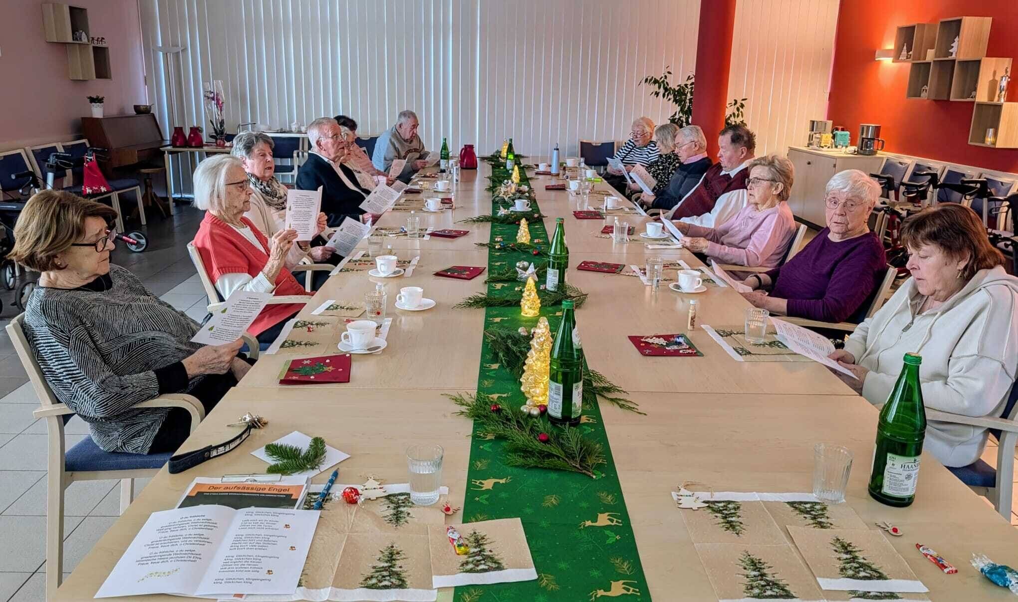 Traditionelle Weihnachtsfeier für Bewohner des Wohnen mit Service