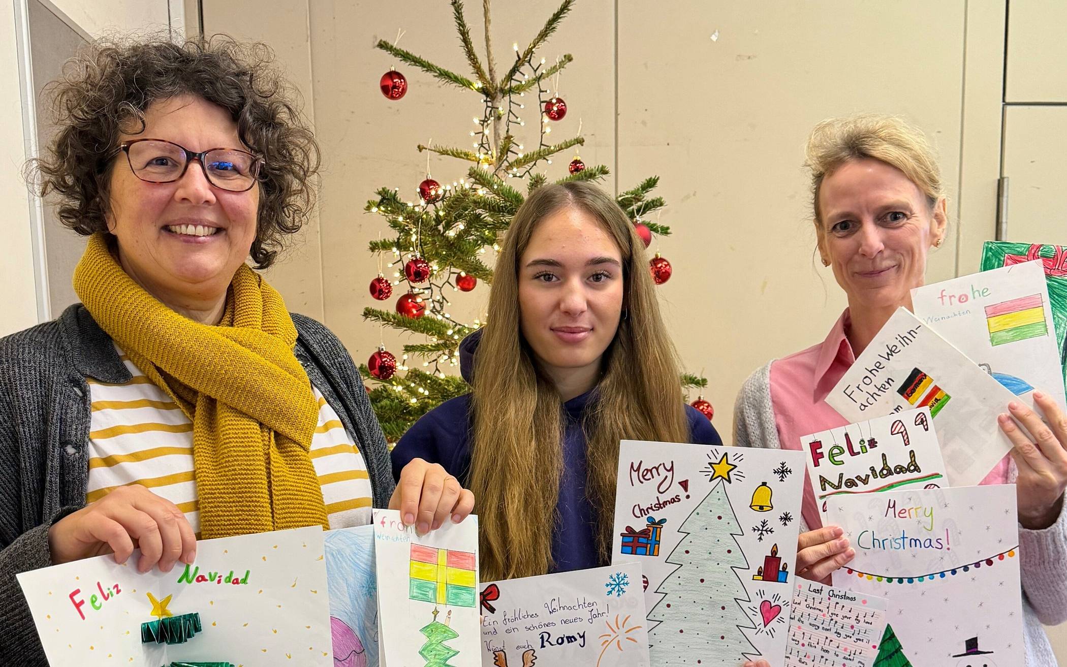 (v.li.) Stefanie Zaun (Religionslehrerin), Laura Bundschuh