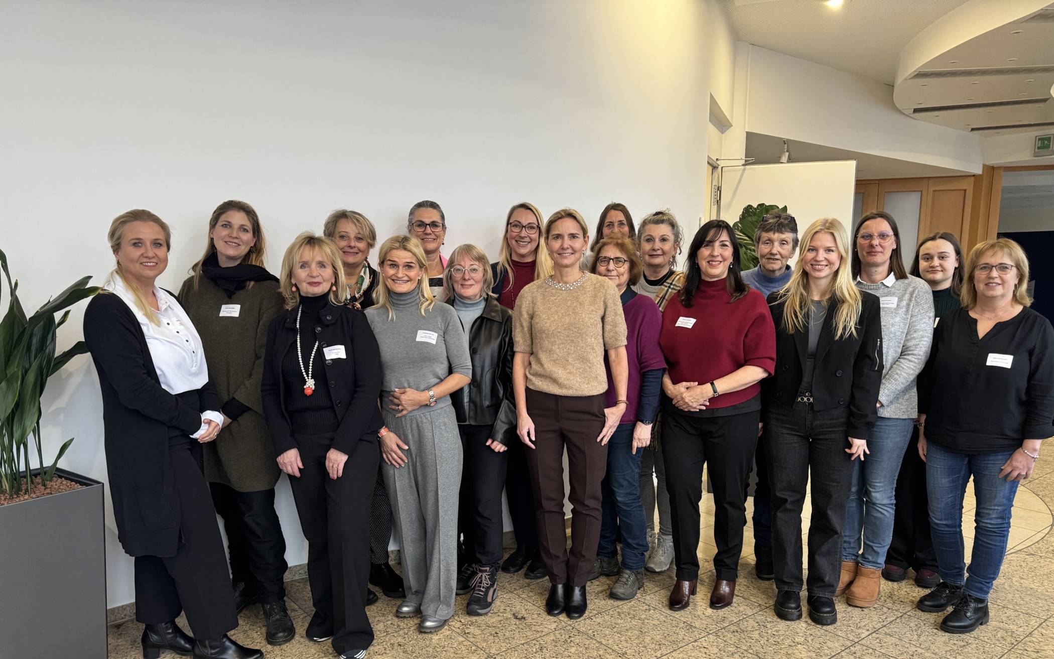  Die Teilnehmerinnen des Netzwerktreffens. 