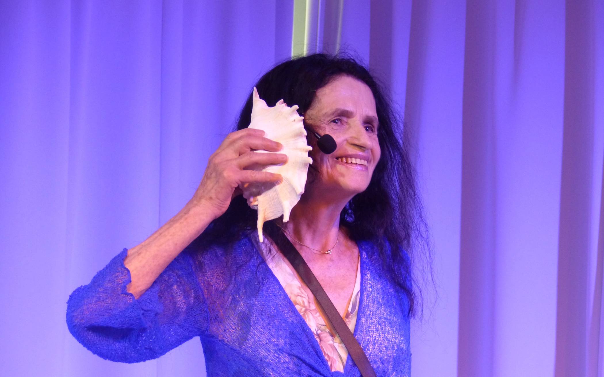 Die Schauspielerin Beate Sarrazin vom Theater Anderswo war bereits Gast beim SKFM Erkrath im Forum Sandheide.