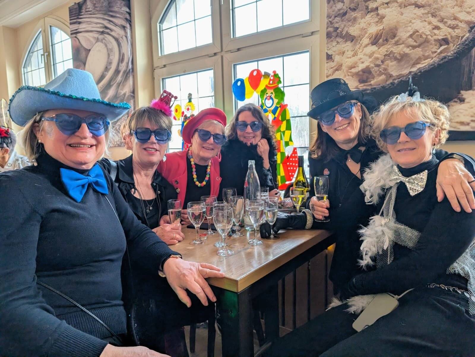 Gelungene Premiere: Erster Ex-Prinzessinnen-Mädels-Frühschoppen in Unterbach