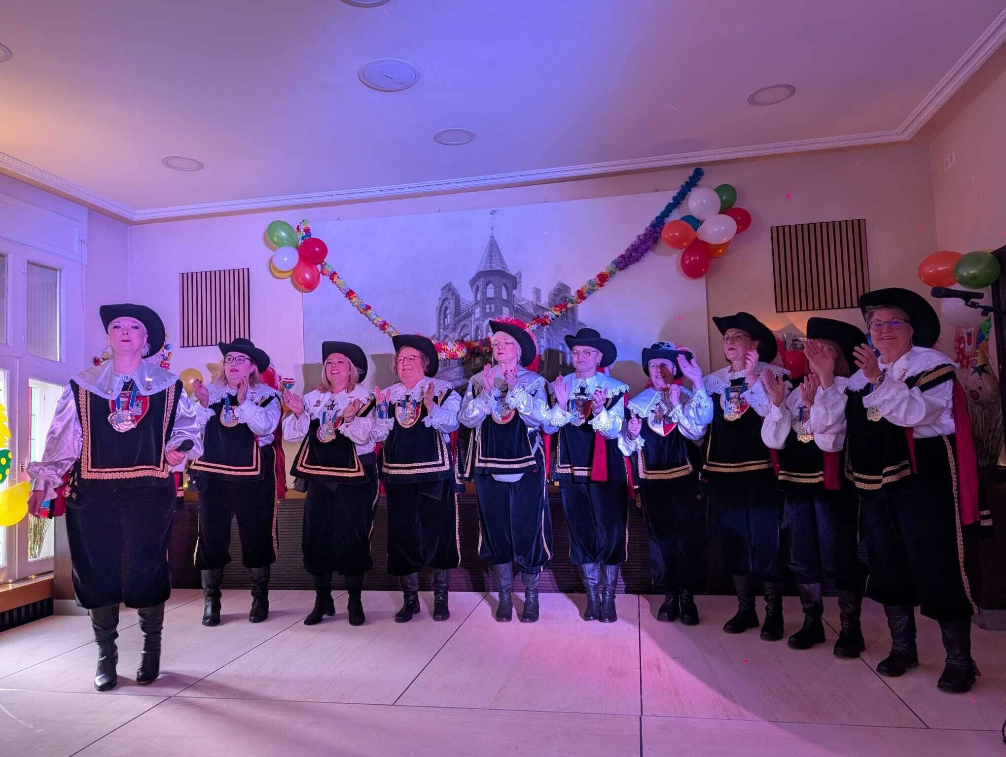 Gelungene Premiere: Erster Ex-Prinzessinnen-Mädels-Frühschoppen in Unterbach