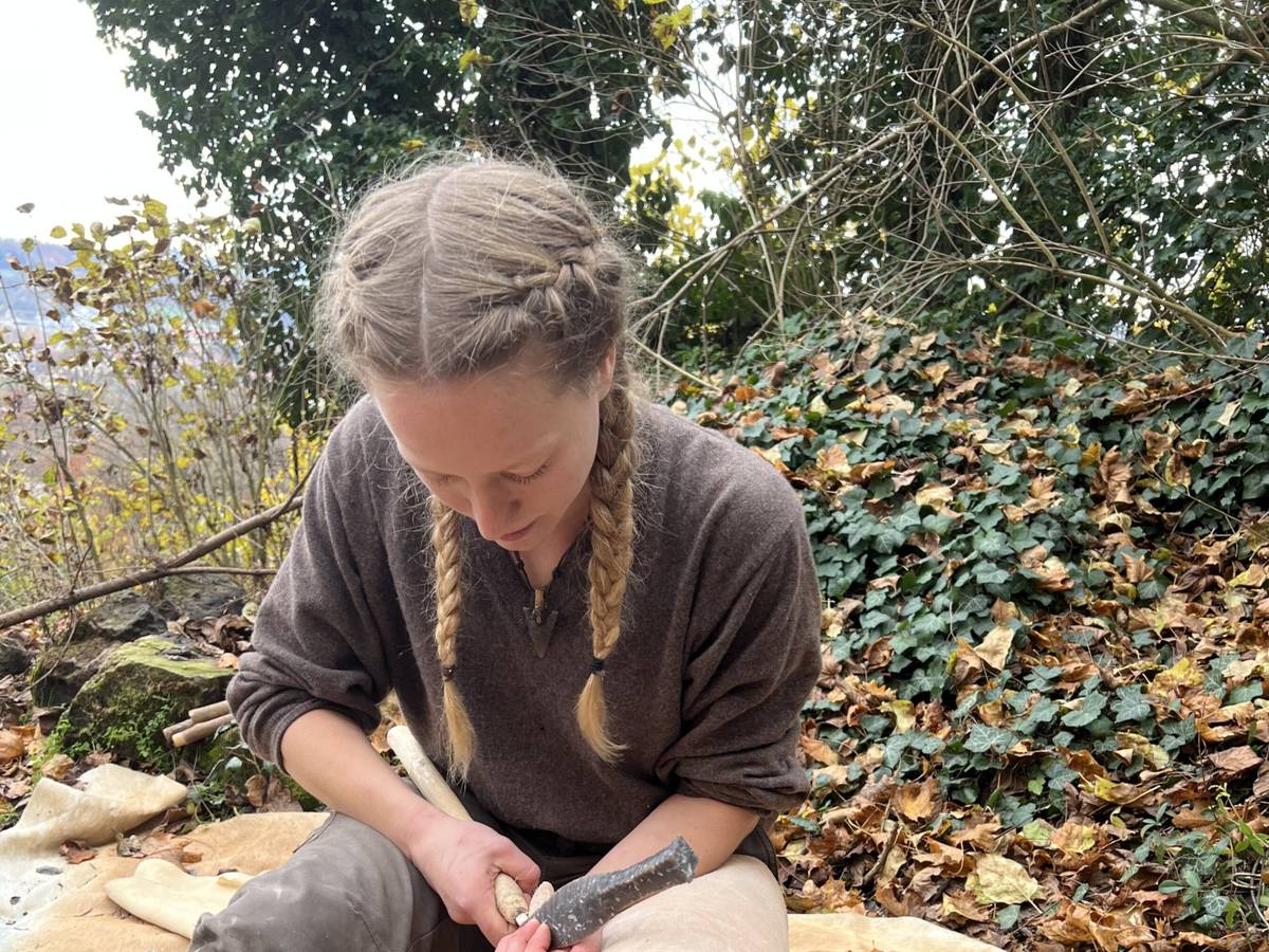 Die Kunst der Feuersteinbearbeitung im Neanderthal Museum erleben