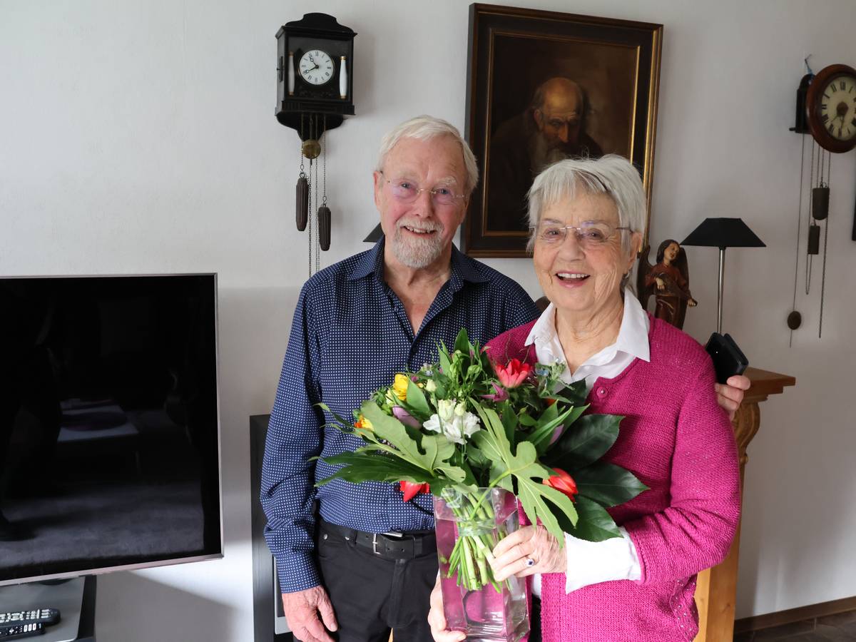 Bürgermeister gratuliert zur Diamantenen Hochzeit