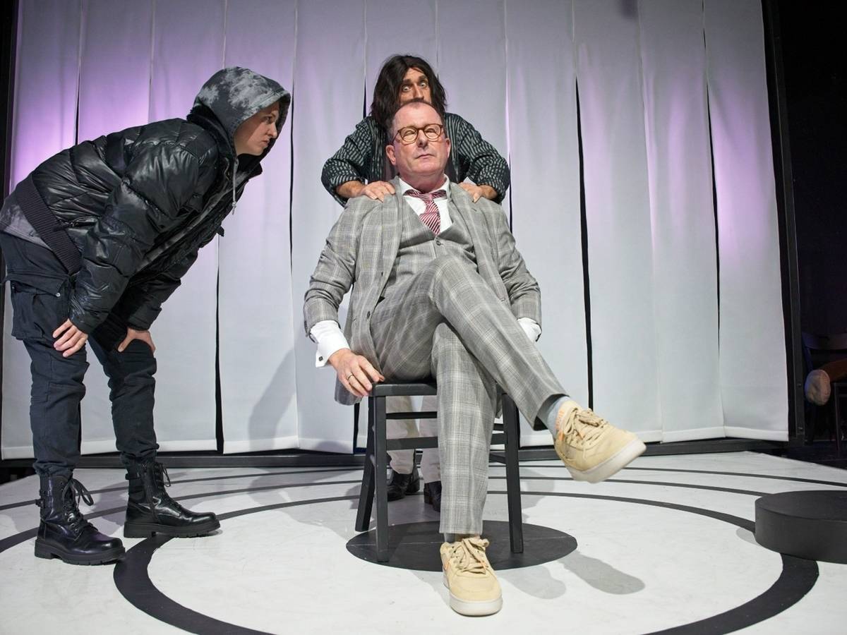 In der Stadthalle Erkrath wird achtsam gemordet