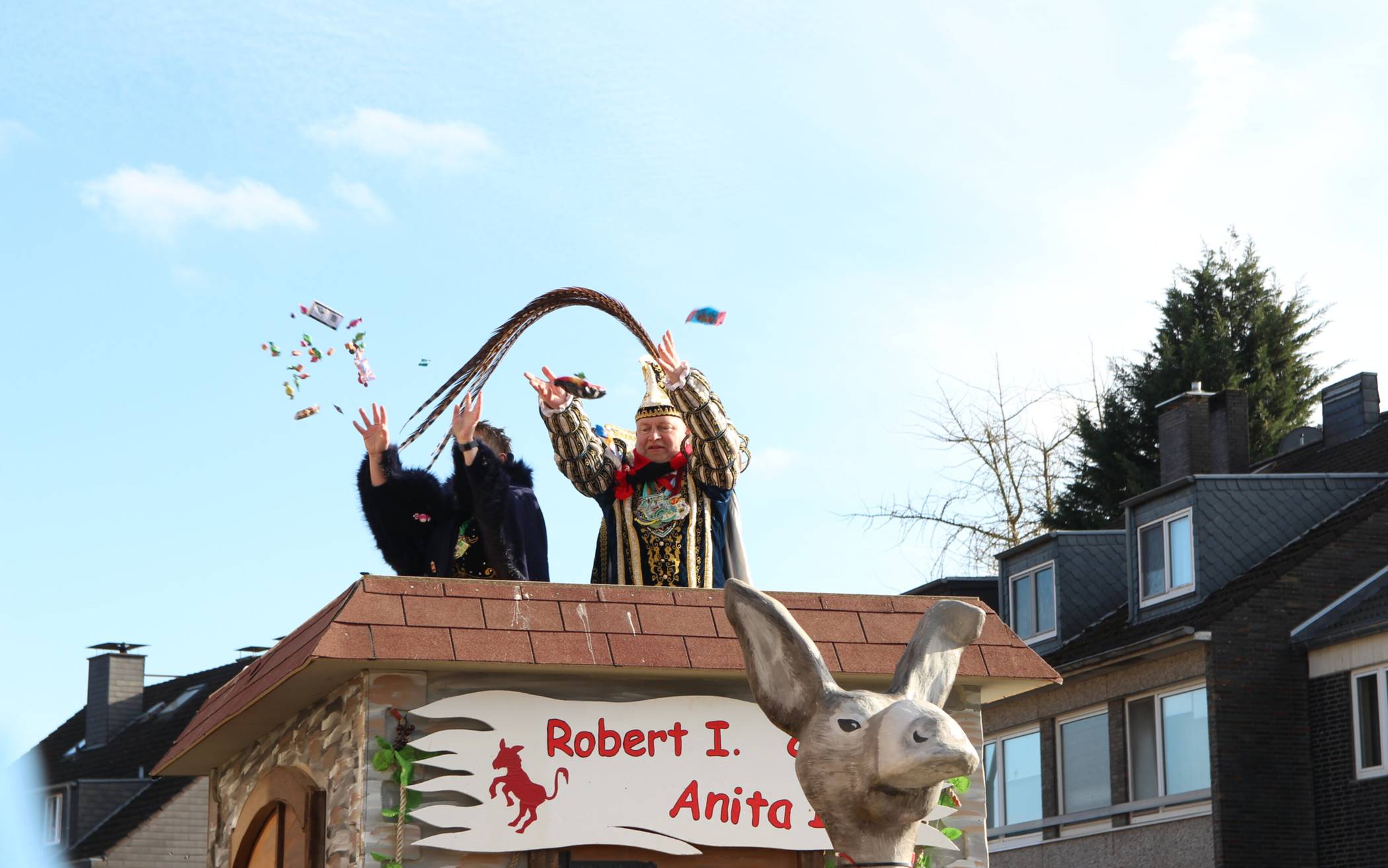  Der Prinzenwagen des Unterbacher Prinzenpaares, Prinz Robert I. und Prinzessin Anita II. 
