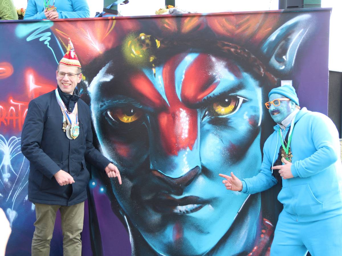 Der Umzug schlängelte sich durch die Straßen 