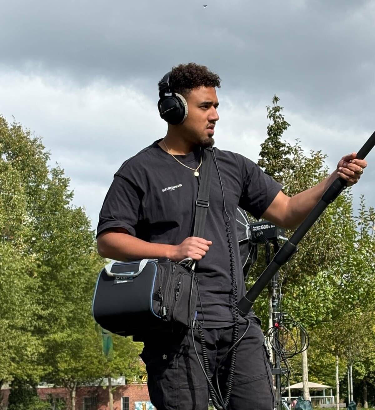  Noah Lane produziert seit neun Jahren Musik und hat nun gemeinsam mit Anna Solomonva die erste Single veröffentlicht. 