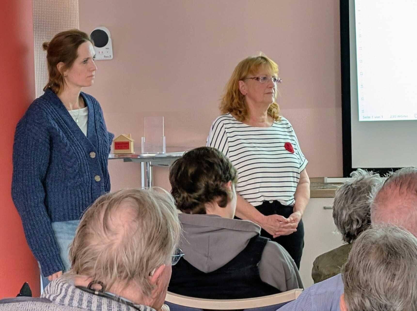Marion Kremerius gemeinsam mit ihrer Tochter Catherine Wolters, psychologische Psychotherapeutin und Psychoonkologin.