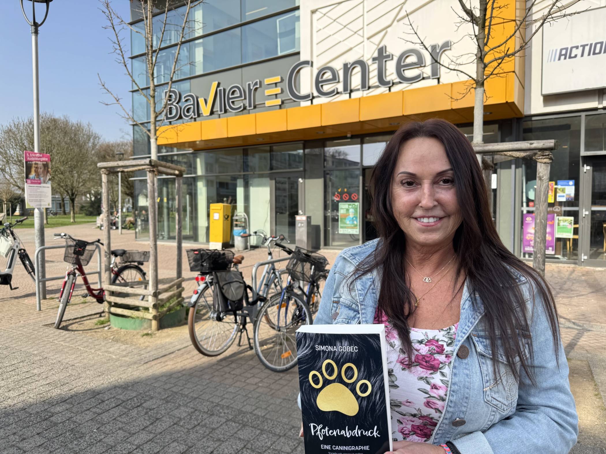 Simona Gobec präsentiert ihr Buch „Pfotenabdruck: eine Caninigraphie – Tagebuch eines Hundes“ 