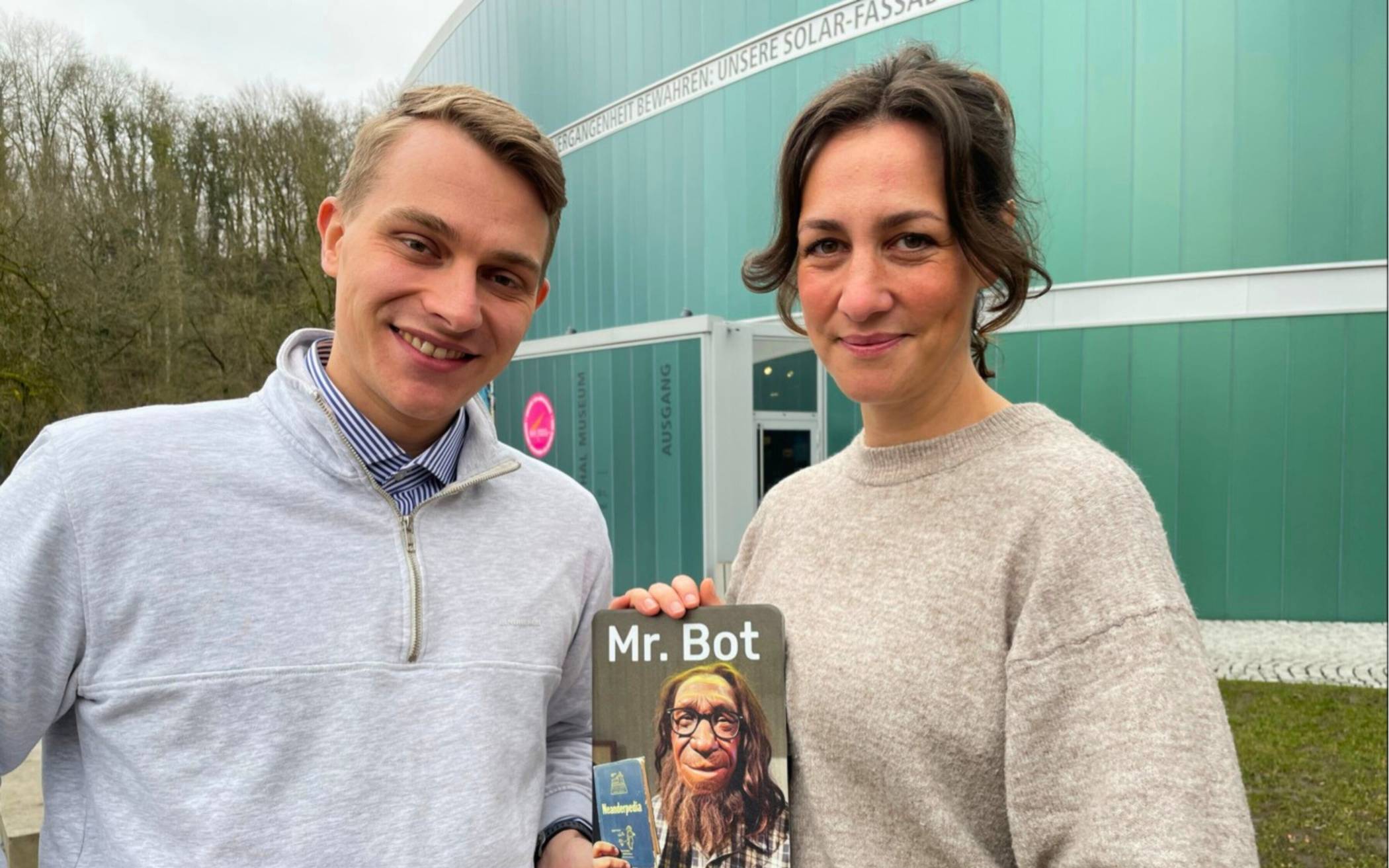 Sie haben das KI-System entwickelt: Louis Vosse und Jennifer Theisen.