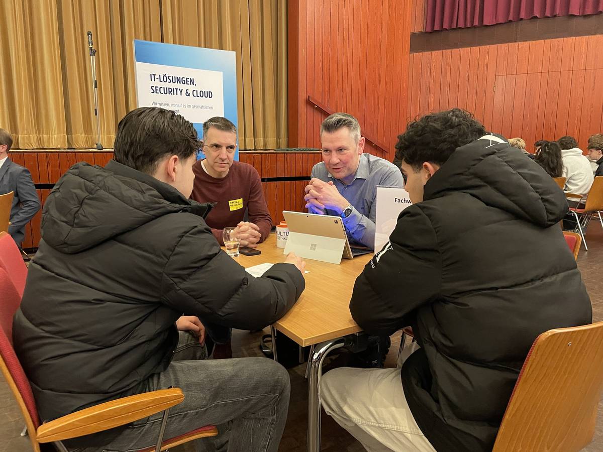 150 Schülerinnen und Schüler bei den Berufswahlgesprächen des Rotary Clubs Neandertal