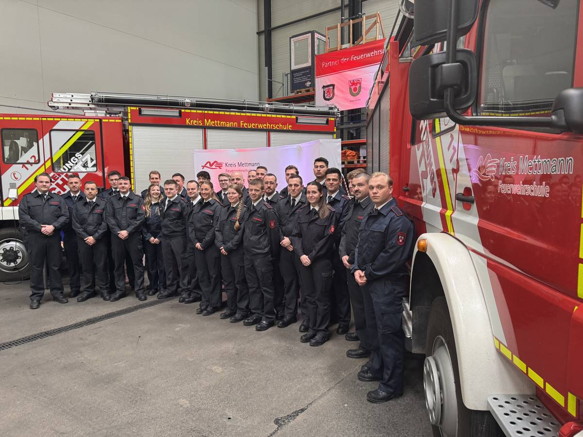 Sechster Lehrgang der Kreisfeuerwehrschule beendet Ausbildung
