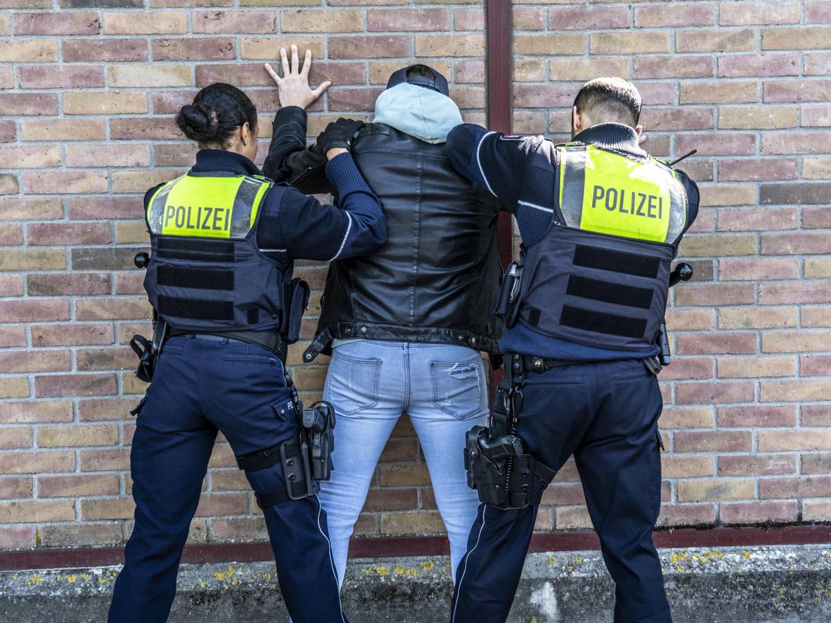 Dieseldiebstahl: Polizei stellt 54-Jährigen auf frischer Tat