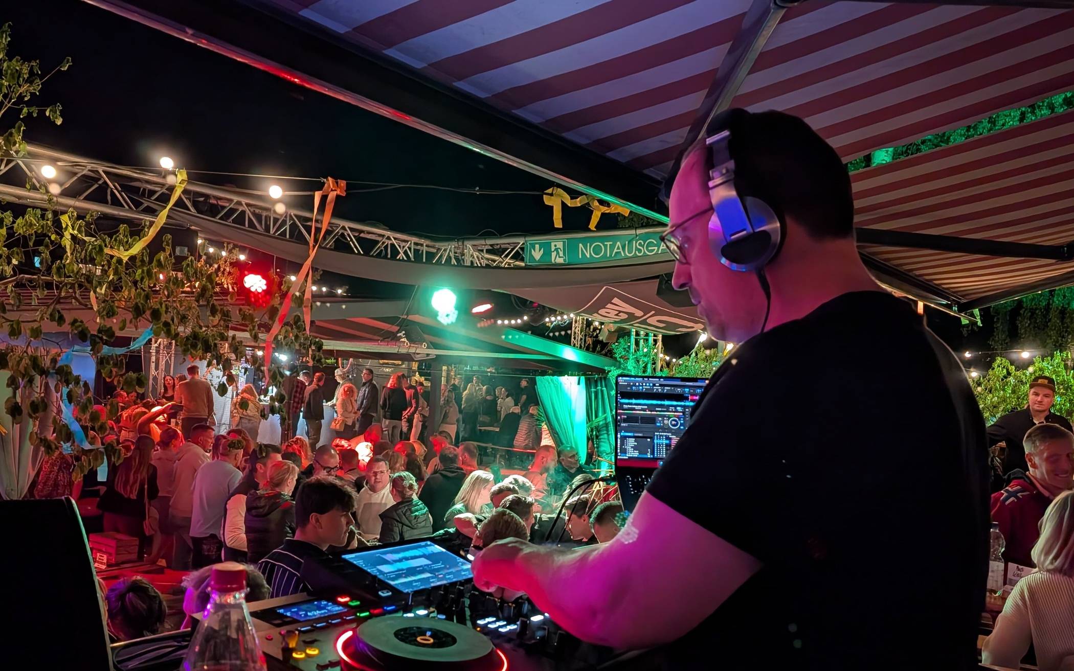 Ausgelassene Stimmung im Donkey Club in