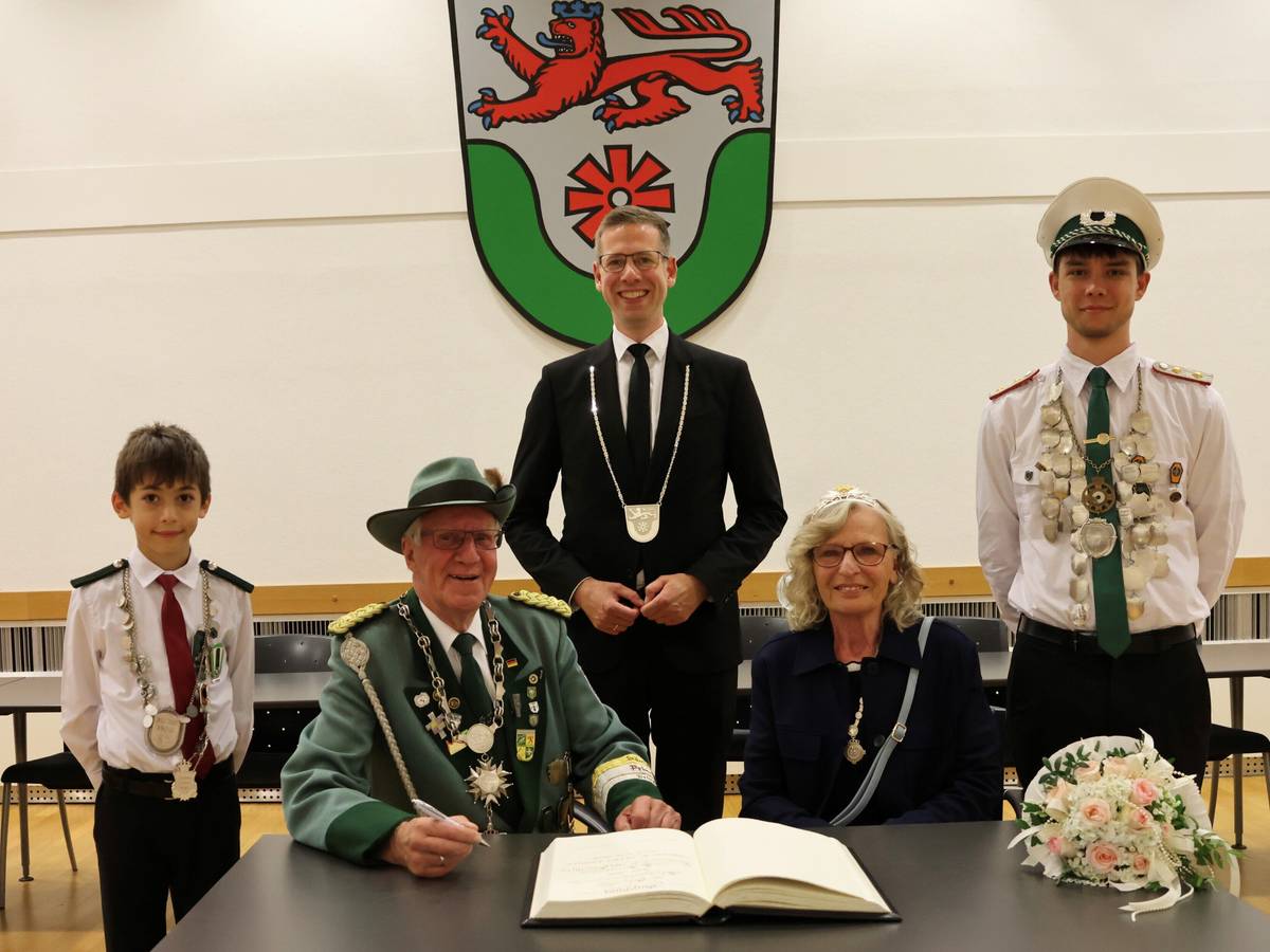 Bürgermeister empfängt St. Sebastianus Schützen im Rathaus