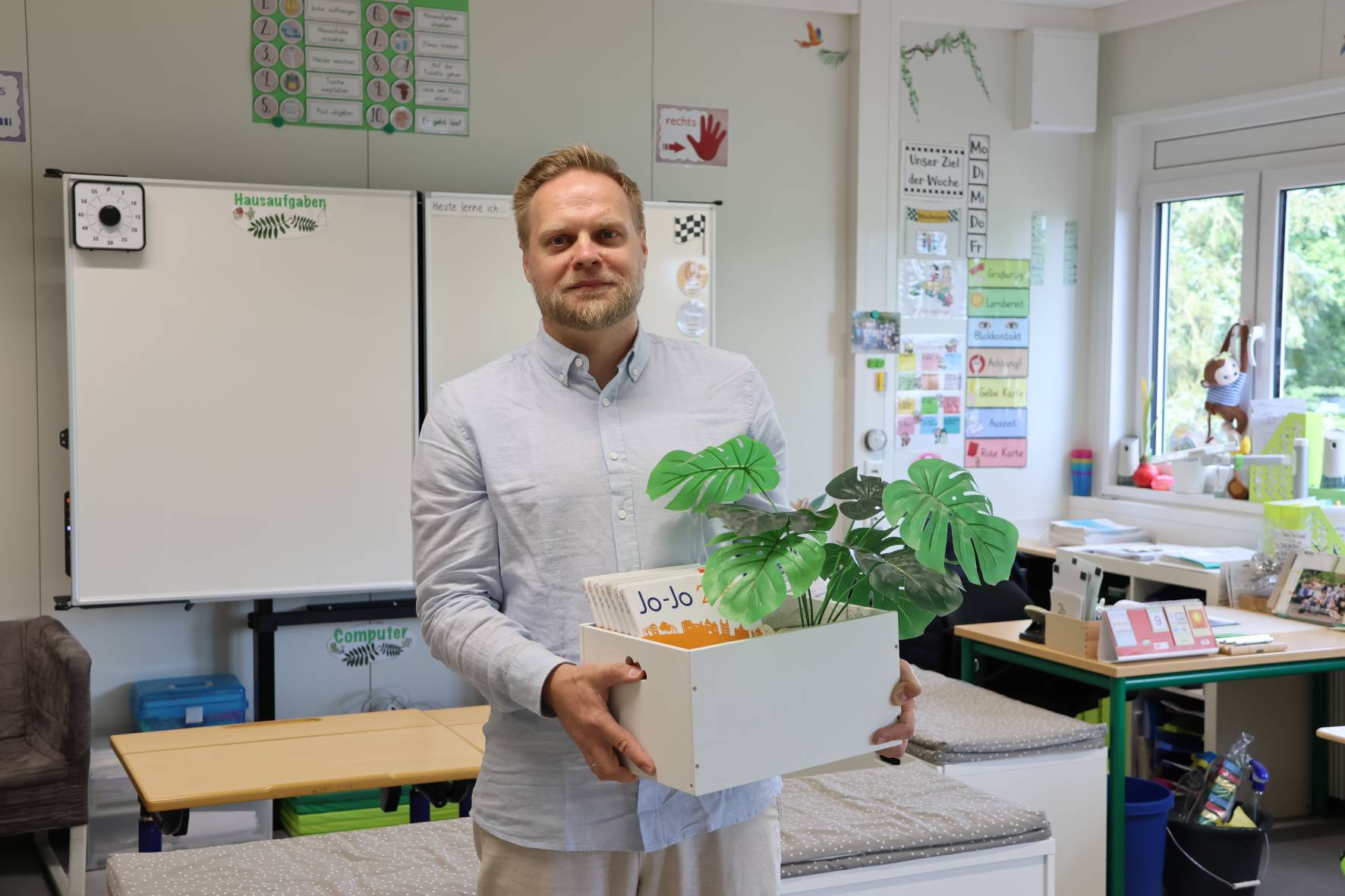  Schulleiter Christopher Flohr freut sich gemeinsam mit seinem Kollegium und den rund 200 Schülerinnen und Schülern über die Rückkehr der Johannesschule an die Hölderlinstraße in Alt-Erkrath.  