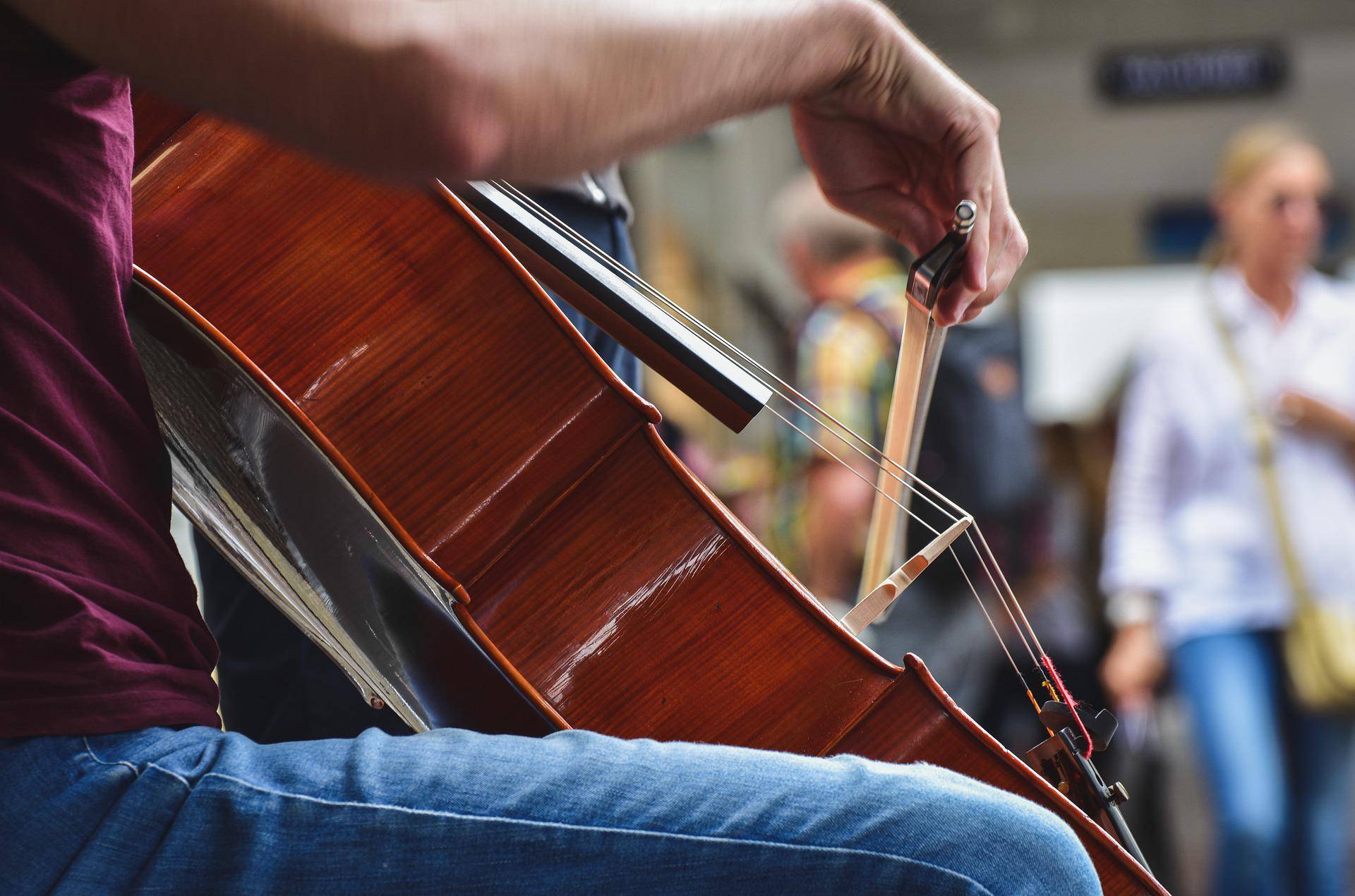 Musikklassen des Gymnasiums Hochdahl spielen in Benrath