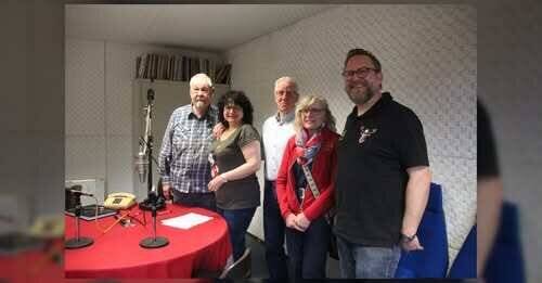  Bei der Bürgerhauswelle Hochdahl zu Gast: Das Königspaar der St. Sebastianus Bruderschaft Erkrath aus 2025, Jürgen und Petra Ziegner, sowie Schriftführer Tobi Wienke. 