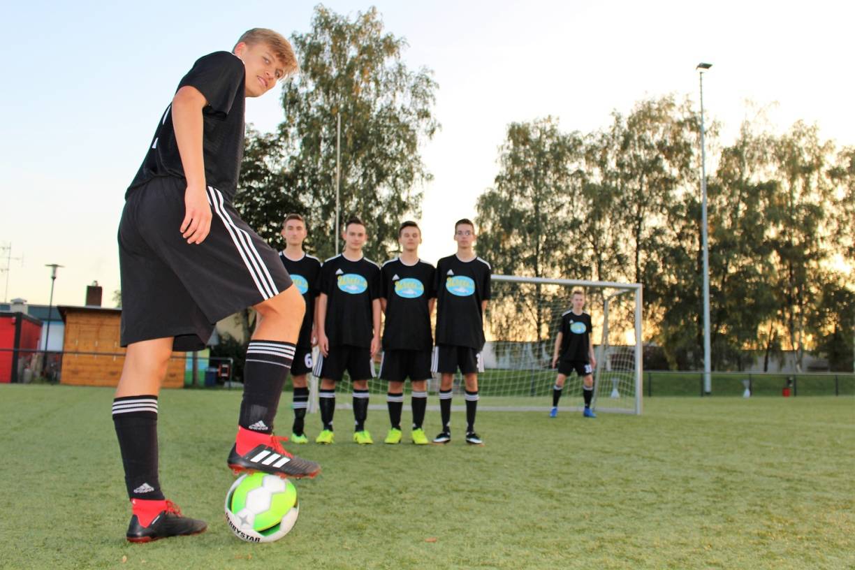 Fußball kicken, statt PC anstarren