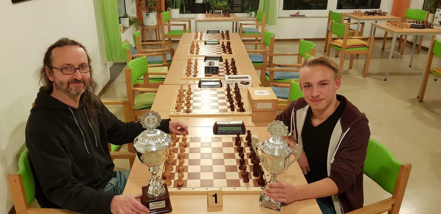  Reiner Odendahl und Jean- Pierre Fuß werden Schachmeister in ihren Alterskategorien bei der 43. Schachmeisterschaft Erkrath. 