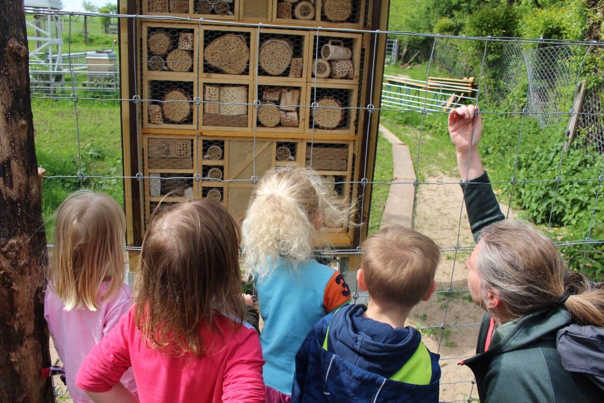  Waldpädagogin Hanna Walter (rechts) wird künftig das neue Naturangebot für Hochdahler Kinder und Eltern begleiten: 