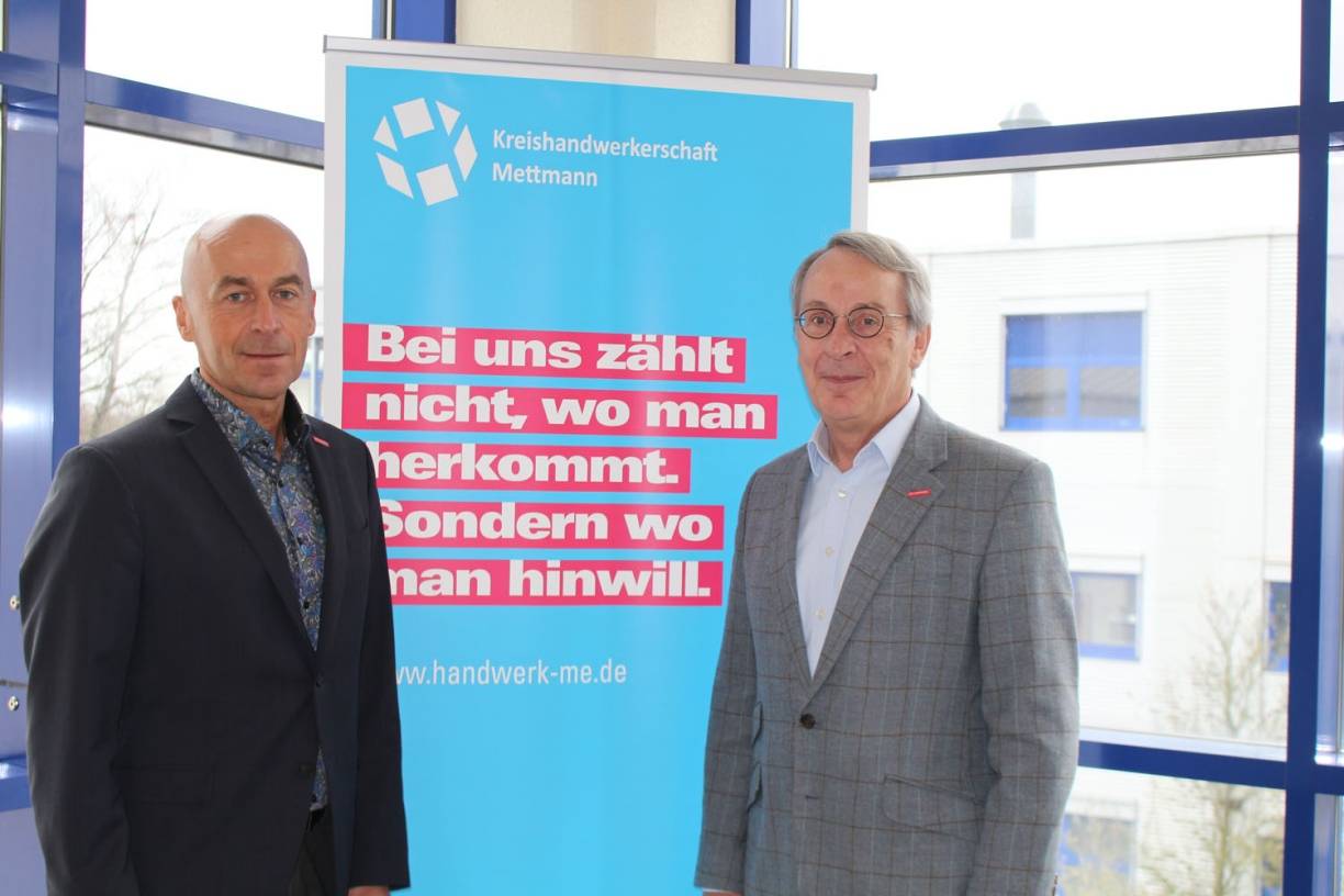  Christian Feißel (l.) übernahm am 1. April offiziell die Geschäftsführung der Kreishandwerkerschaft Mettmann von seinem langjährigen Vorgänger Martin Lindemann. 