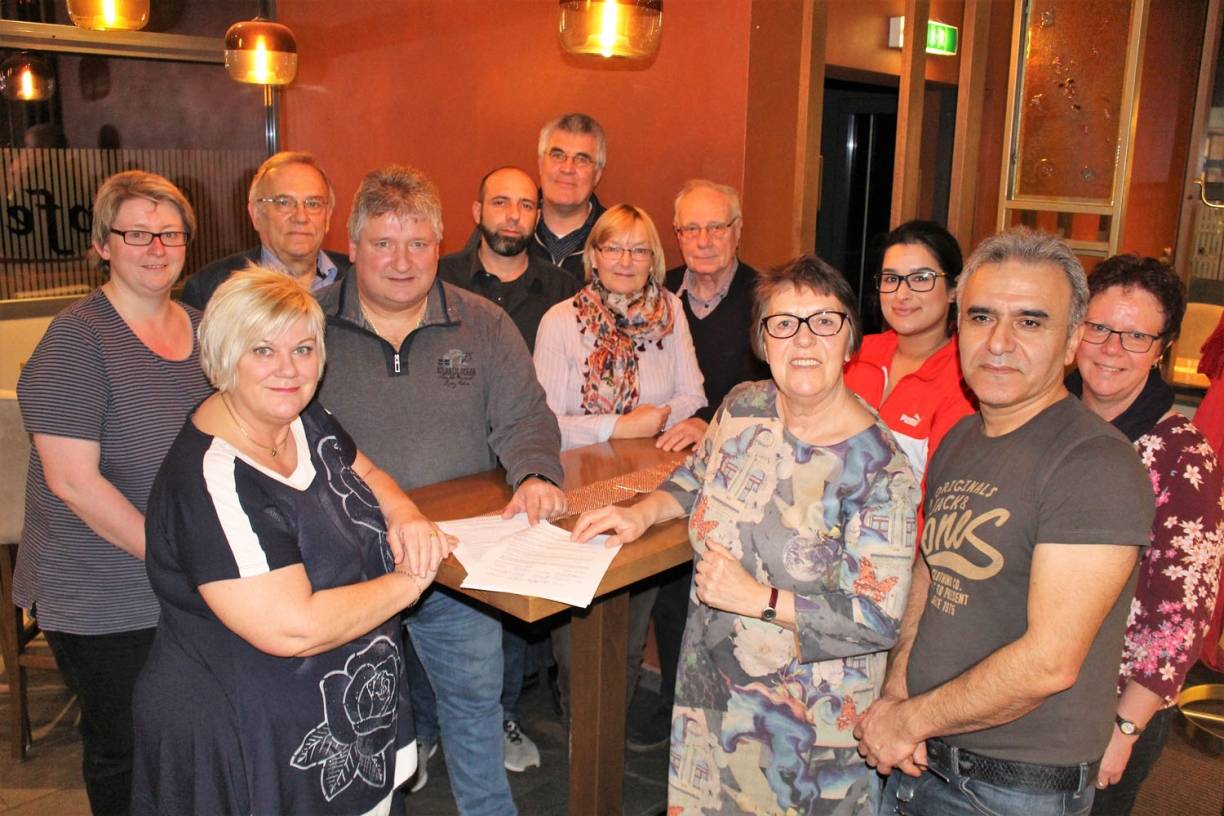  Die Gründungsmitglieder des neuen Vereins „Sandheider Markt 4U“. 