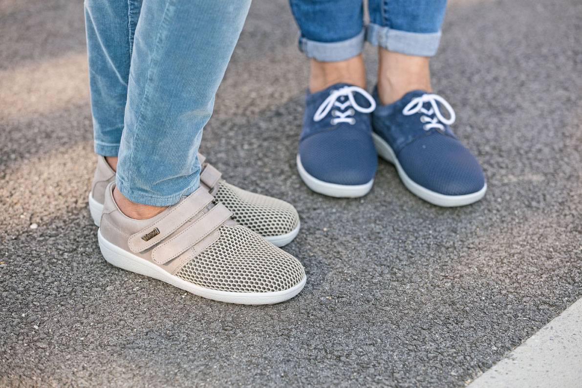  Wichtig ist, dass die orthopädischen Einlagen optimal in die Schuhe passen und dem Fuß noch genügend Spielraum lassen. 