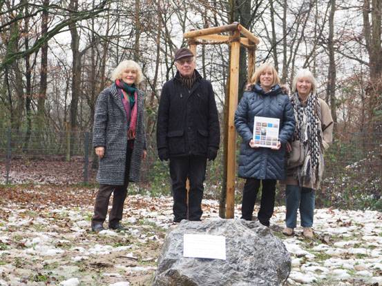  (v.li.) Angela Klinkhammer-Neufeind, Wolfgang Schriegel, Schulleiterin Karin Malzkorn und Margit Windmann. 