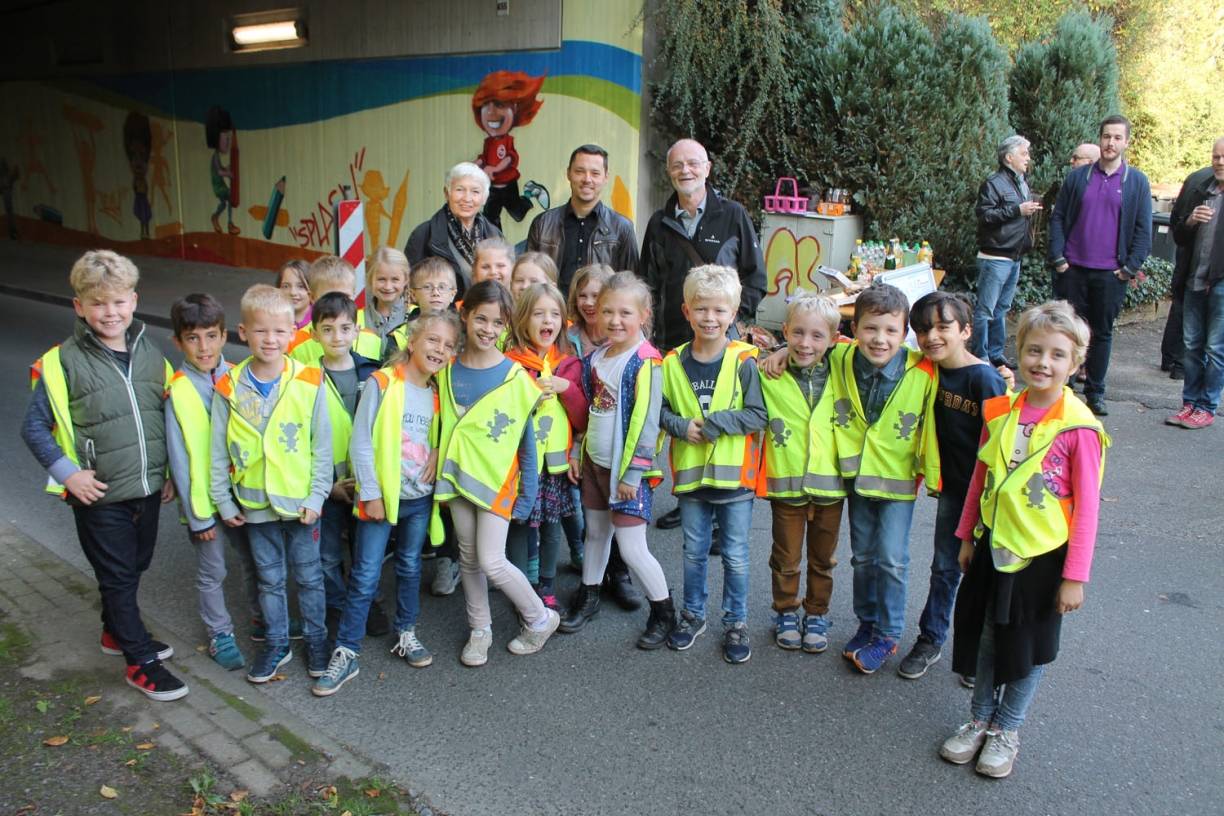 „Hurra, unser Tunnel ist bunt“