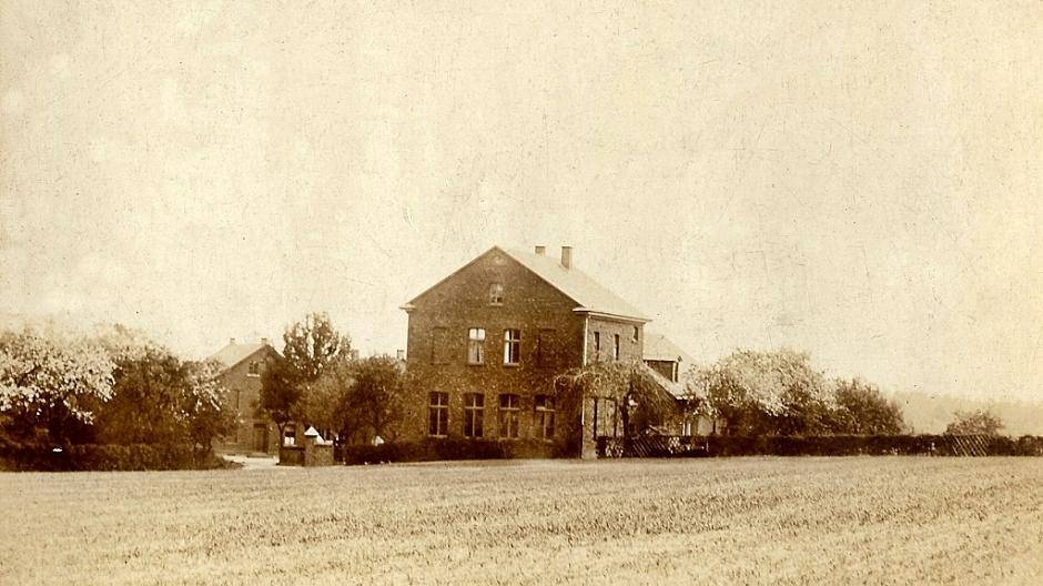 Die alte Schule in Hochdahl, die heute das Naturschutz-Zentrum Bruchhausen...