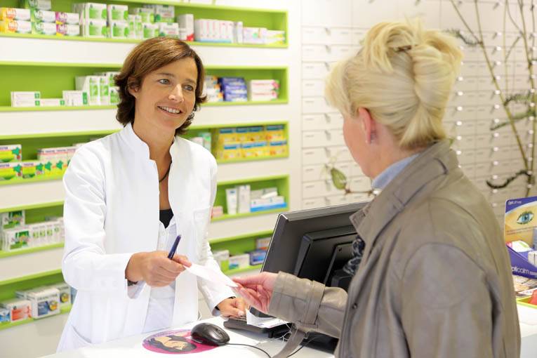 Die persönliche Fachberatung in der Apotheke vor Ort ist ein wesentlicher Beitrag zur Patientensicherheit. 