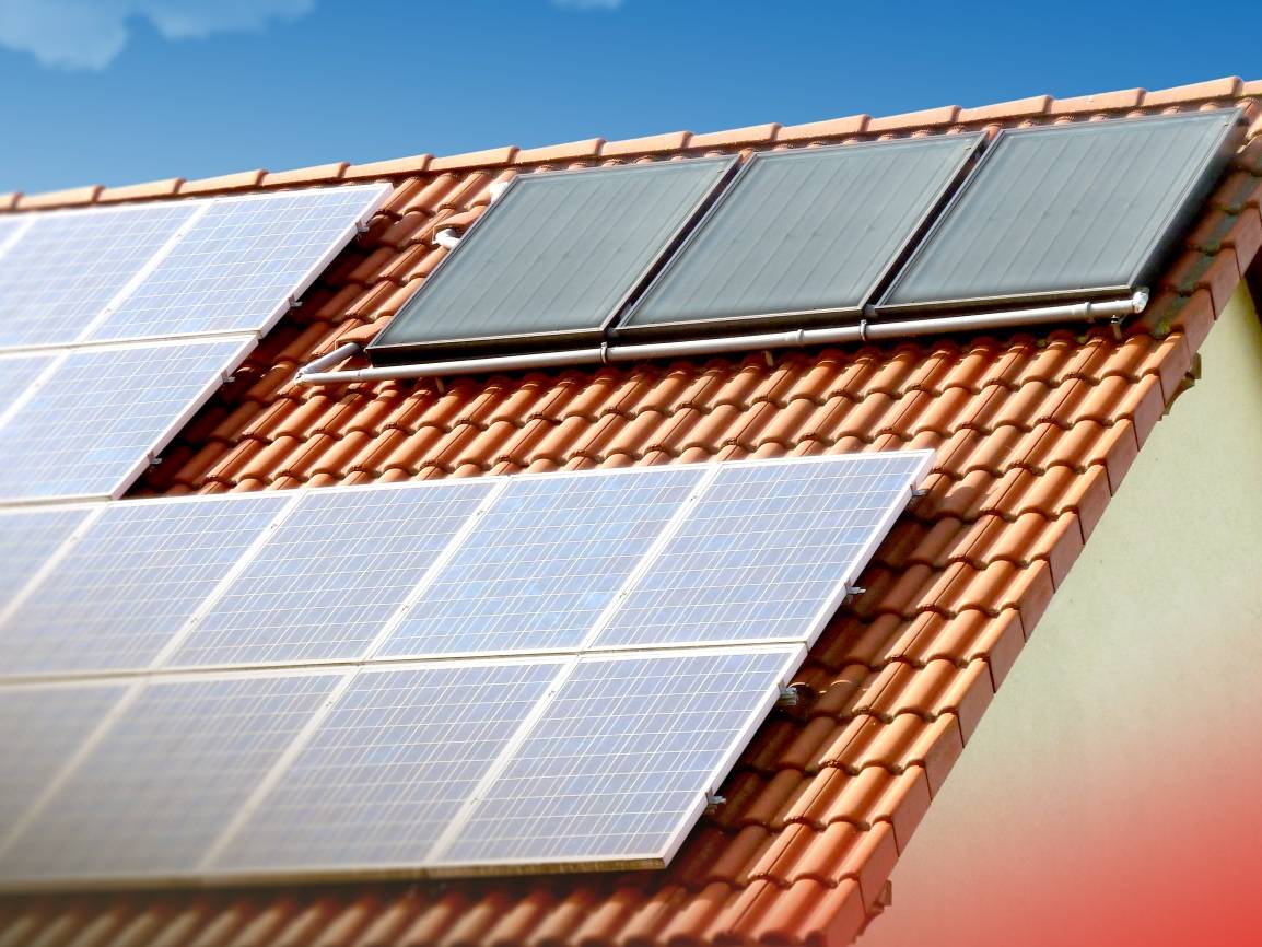 Mit Photovoltaik und Solarthermie Geld sparen und Klima schützen: Sonnenenergie für Strom und Heizung nutzen