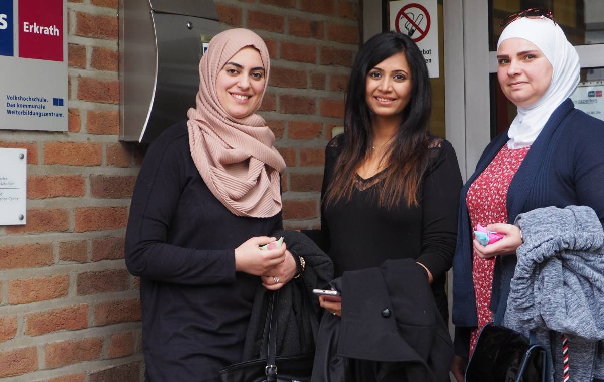 Siqilgan va qiynoqqa solingan kokrak porno