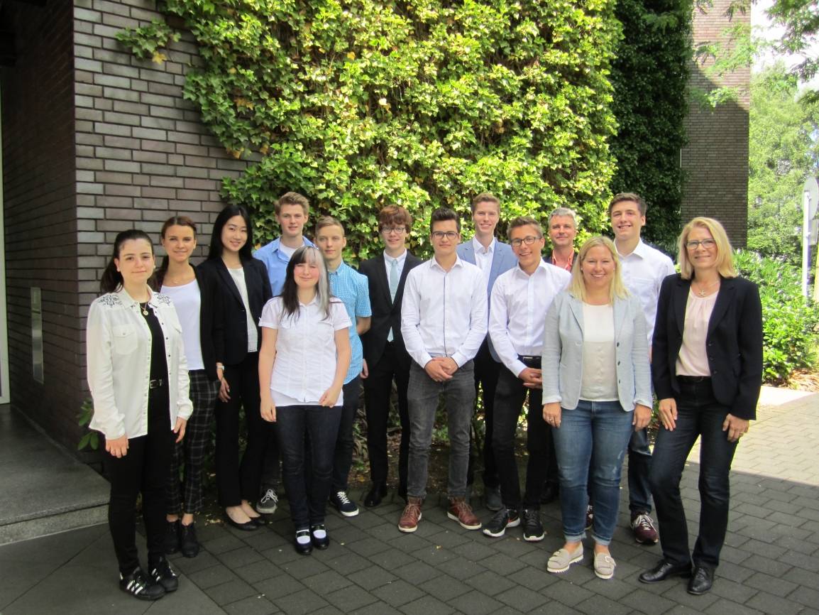  Kooperationsnetz Schule - Wirtschaft: Grundfos unterstützt Erkrather Gymnasiasten beim Start ins Berufsleben