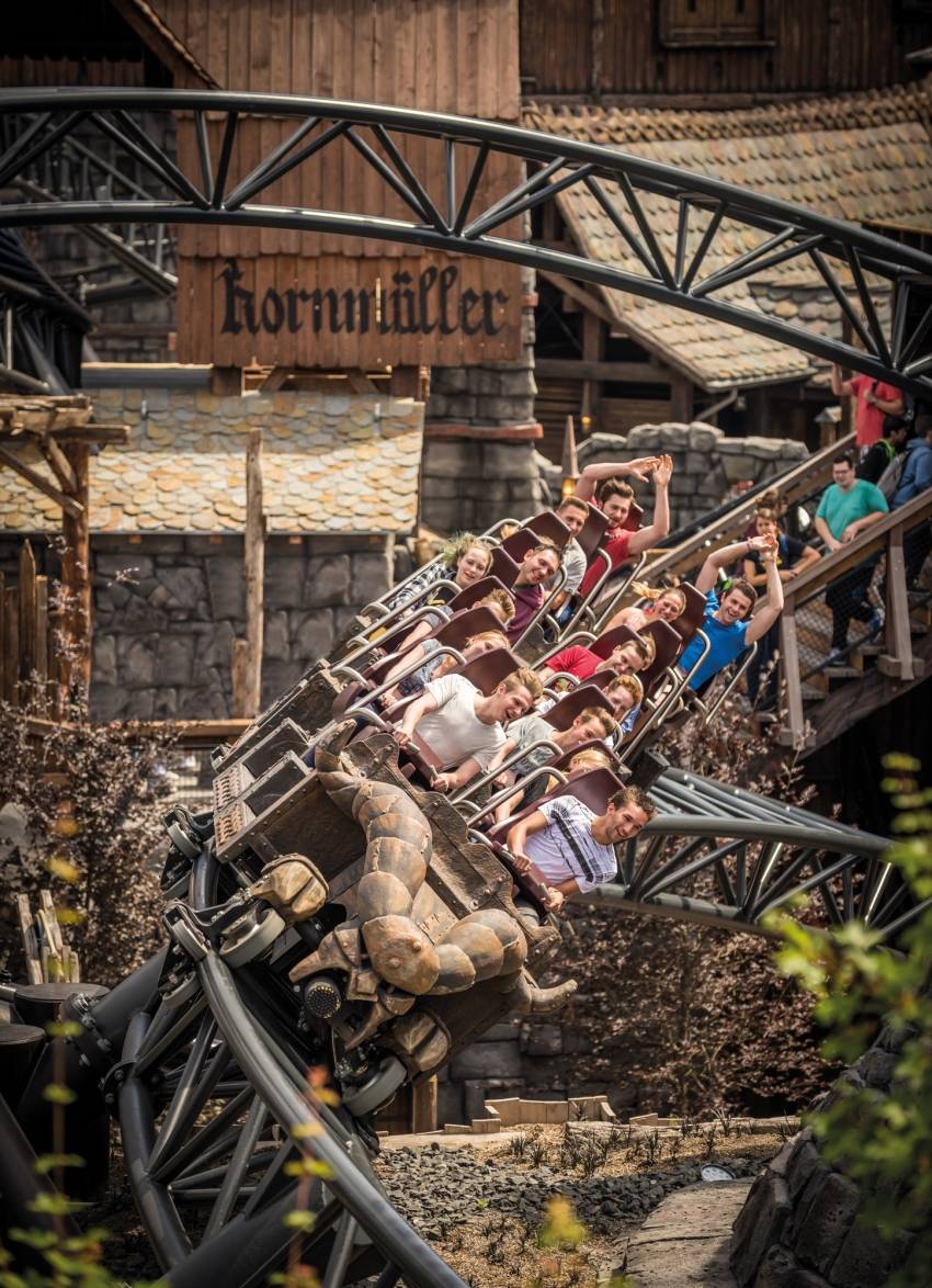 Fahrspaß und fantastische Shows für die ganze Familie: Wer möchte ins Phantasialand?
