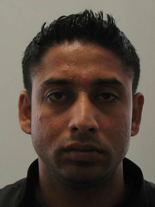 Nach versuchtem Tötungsdelikt im Benrather Schlosspark: Polizei fahndet nach Maninder Singh - 30-Jähriger dringend tatverdächtig