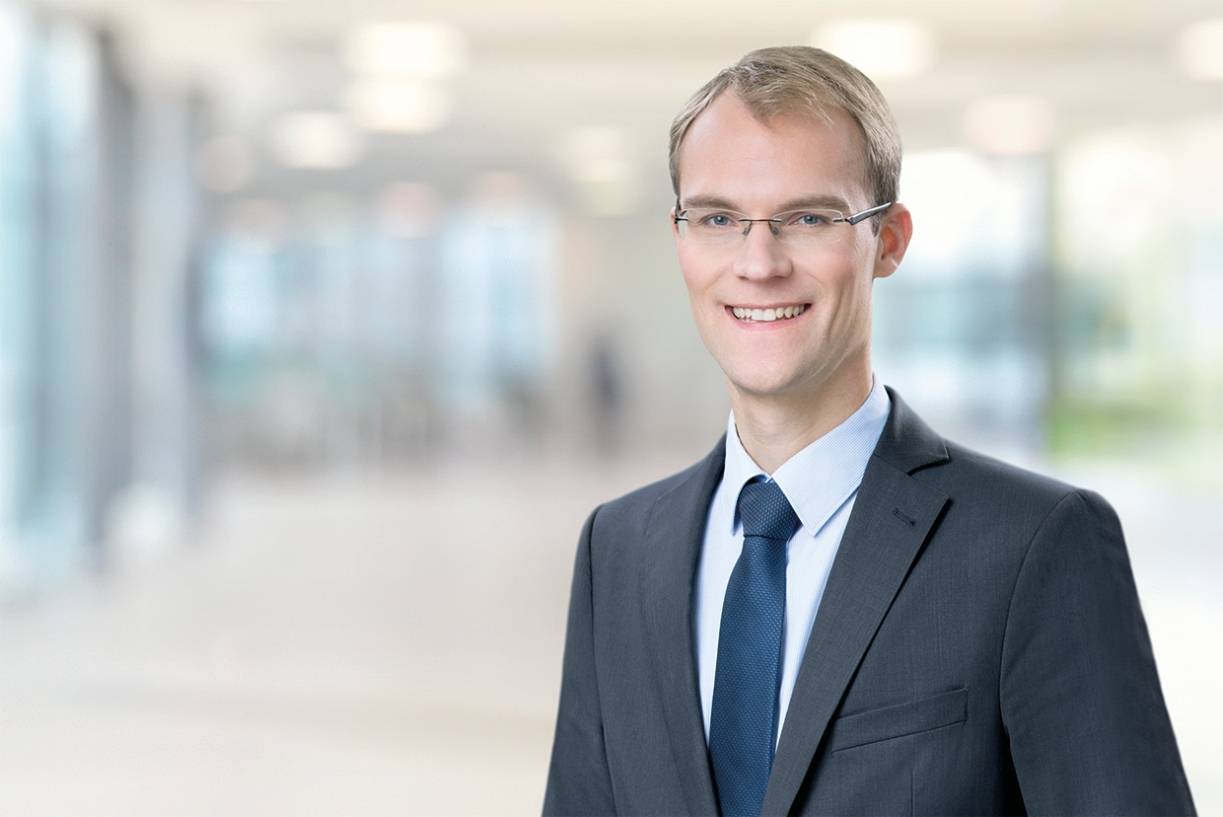  Dr. Christian Untrieser 