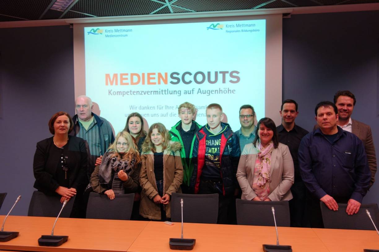 Medienscouts — Kompetenzvermittlung auf Augenhöhe: Sicherer Umgang mit Medien