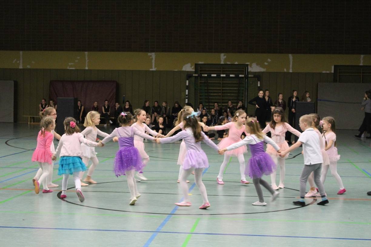  Die Dance Kids überzeugten mit ihren Tutus und dem einstudierten Tanz. 