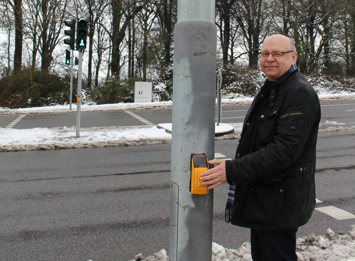  Fraktionsvorsitzender der CDU, Wolfgang Jöbges, freut sich über die schnelle Bearbeitung seines Anliegens. 