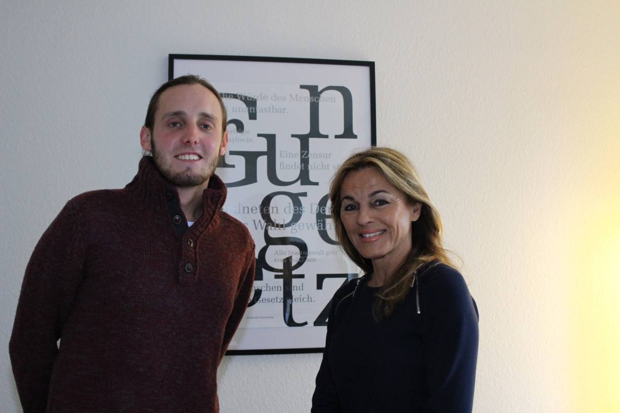  Dominik Adolphy vom Erkrather Verein "Du, ich, wir" besuchte kürzlich Michaela Noll (MdB) in ihrem Büro in Berlin. 