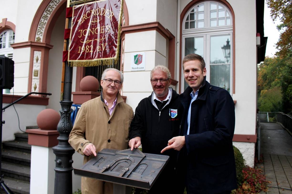 Gedenktafel erinnert an Gemeindesparkasse