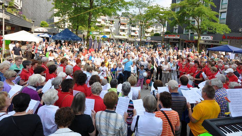 Viele Besucher lockte der Kirchentag bereits...